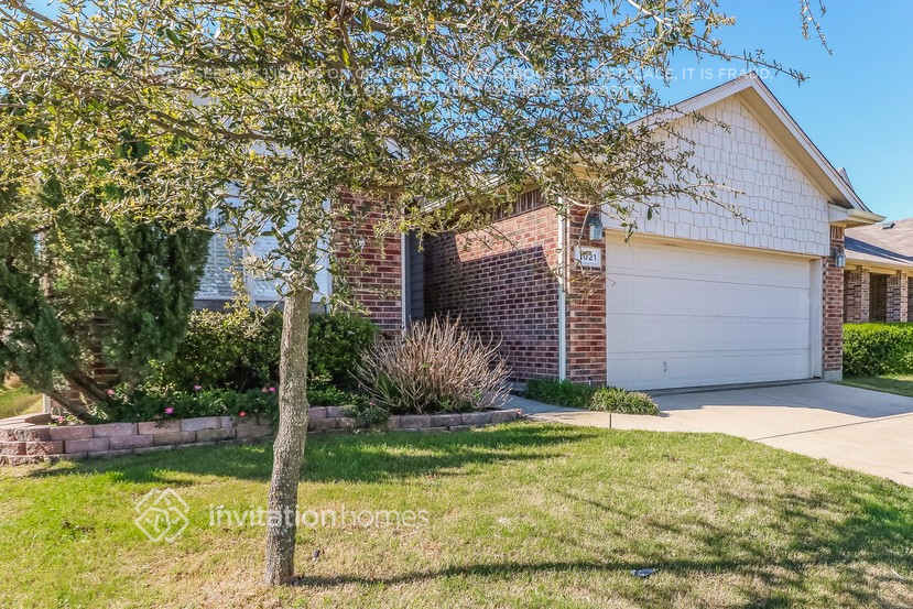 Building Photo - 1021 Fort Apache Dr