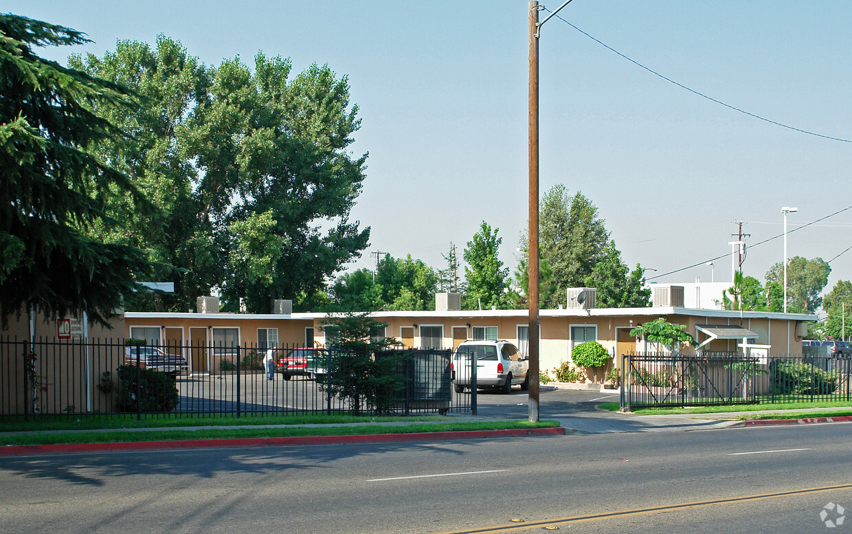 Foto principal - 4242 E Olive Ave