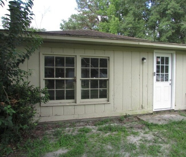 Building Photo - 102 Phifer St