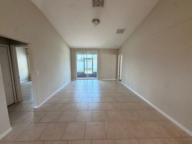 Foto del edificio - Conveniently Located 3BR Home in Port Orange Plantation