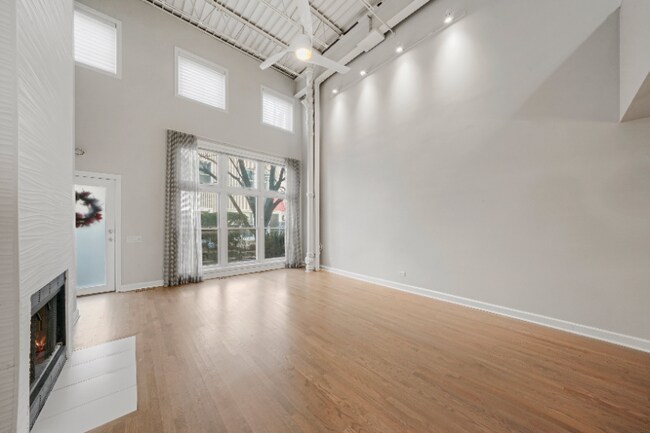 Foto del edificio - 1300 W Altgeld St