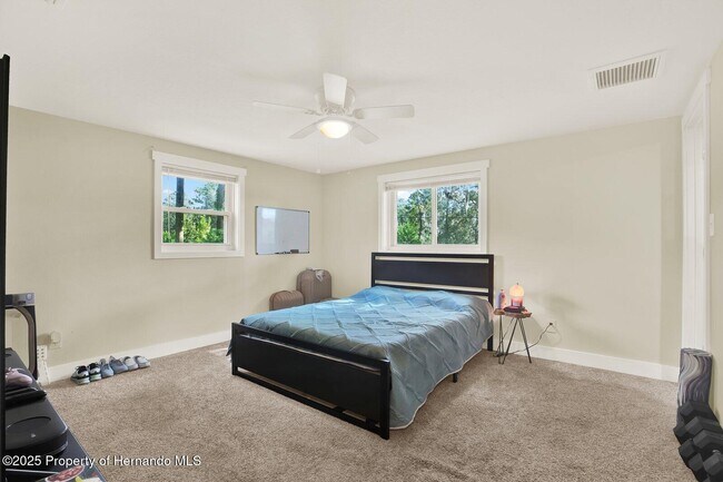 Foto del edificio - 18321 Edgewood Dr