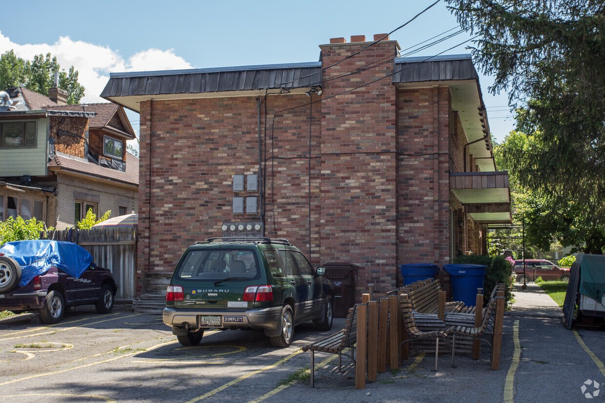 Building Photo - 992 S 900 E