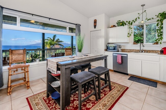 Building Photo - 111 Paia Pohaku St