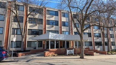 Building Photo - 2700 W 44th St