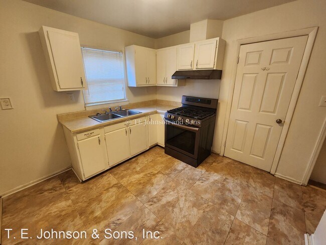 Foto del edificio - 3 br, 1.5 bath House - 831 Woodcote St.