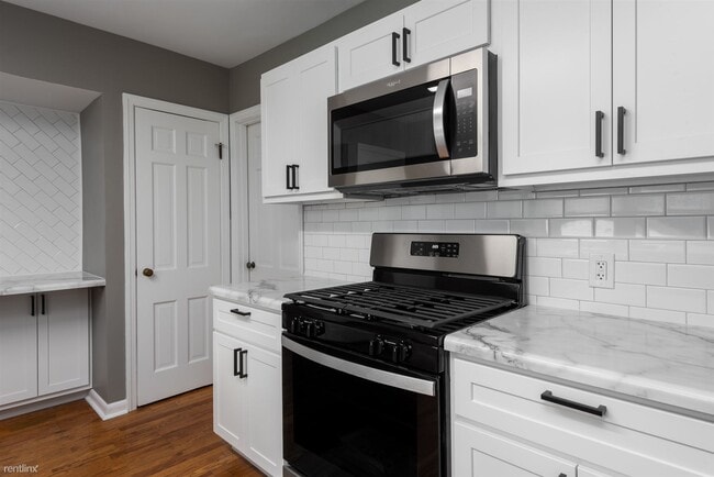 Building Photo - 3 br, 1 bath House - 6 Saint Genevieve Court