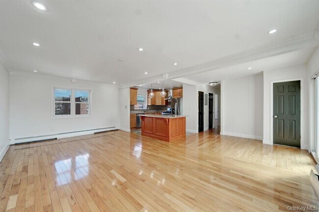 Foto del edificio - 1435 E 80th St
