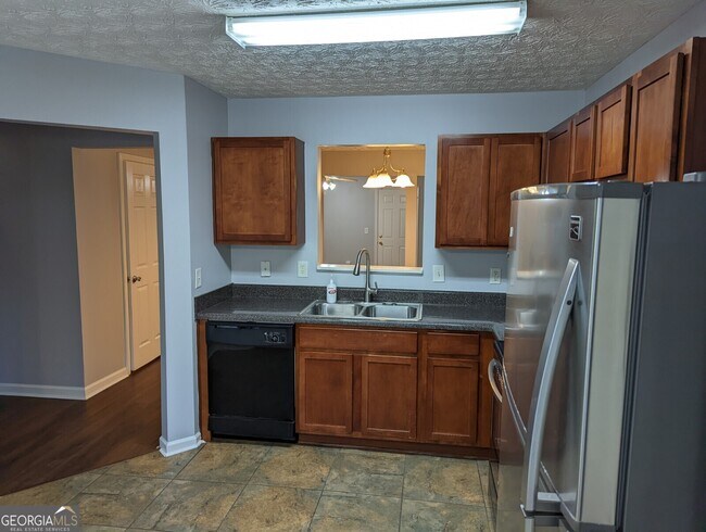 Building Photo - 2486 Piering Dr