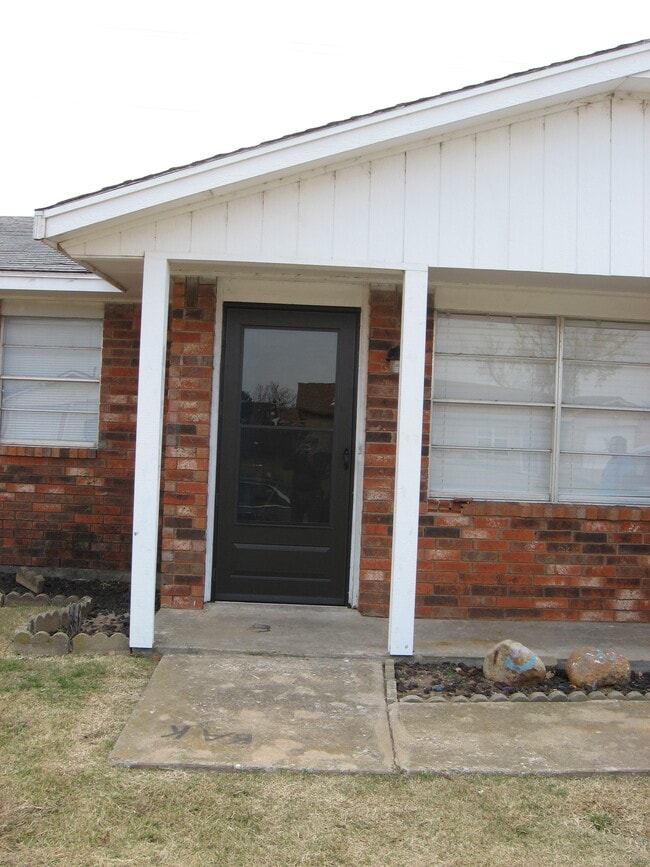 New Storm Door - 6122 SW Summit Ave