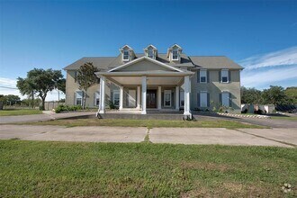 Building Photo - 2293 E Bayshore Dr
