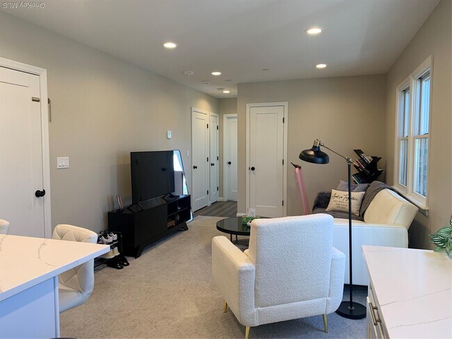 Foto del edificio - 269-271-271 Bayville Ave