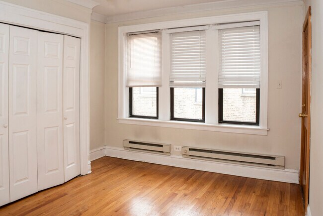 Foto del edificio - 837 W Cornelia Ave