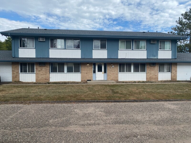 1700 E 80th St Unit Apt 1, Bloomington, MN 55425 Room for Rent in