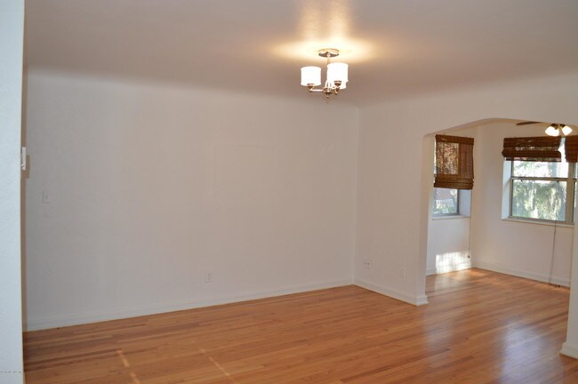 Building Photo - 1205 Dorel St