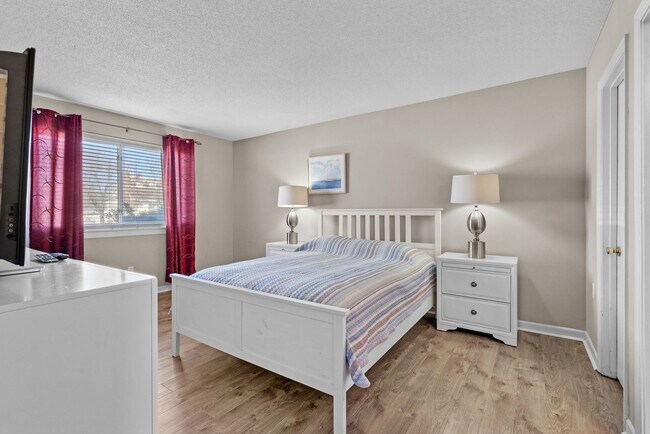 Building Photo - All Inclusive Winter Rental Single Family ...