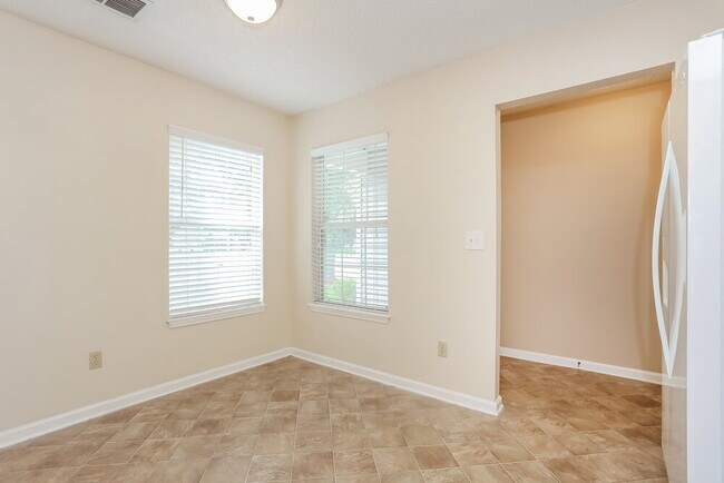 Foto del edificio - 2141 Ardencroft Dr