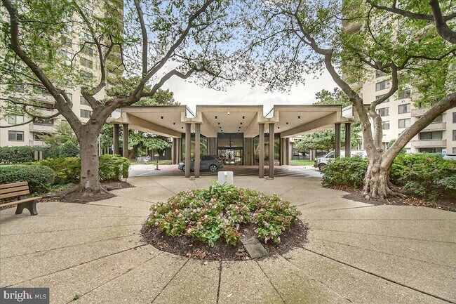 Building Photo - 5225 Pooks Hill Rd