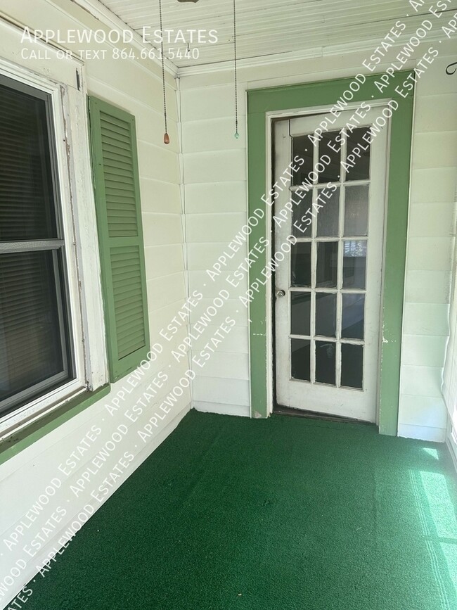 Foto del edificio - 148 Princeton St