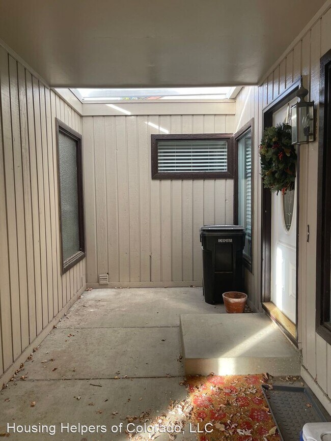Foto del edificio - 4 br, 3 bath House - 4974 Clubhouse Ct