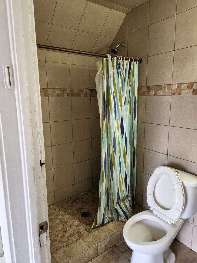 Shower - 6028 20th Ave