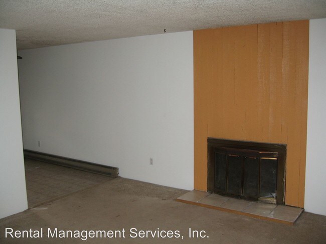 Building Photo - 7450 N Portsmouth Ave