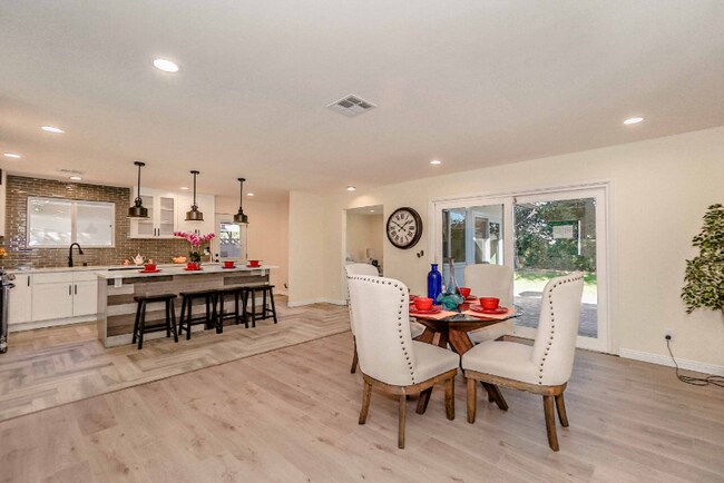 Foto del edificio - 717 Watson Ave