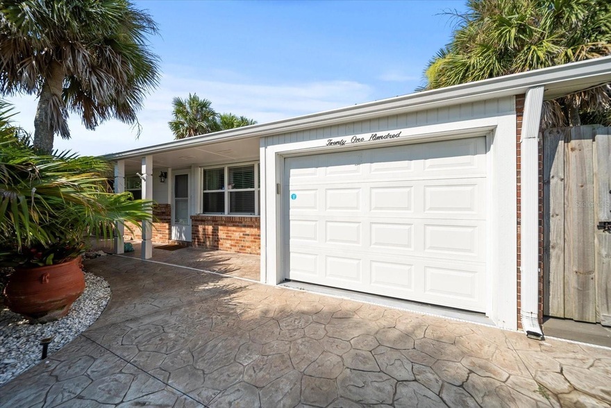 Primary Photo - 2100 S Daytona Avenue