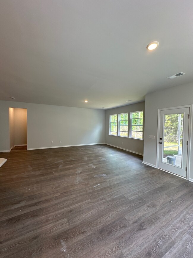 Foto del edificio - Beautiful Two-Story Home in the Gated Comm...