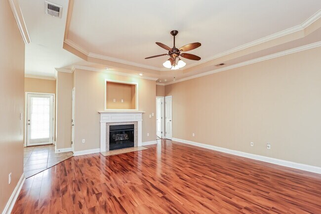 Foto del edificio - 2045 Highview Way