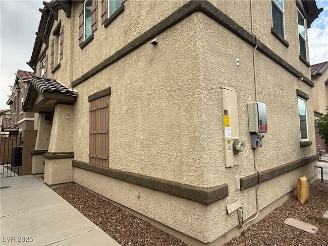 Building Photo - 679 Swift Eagle Ave