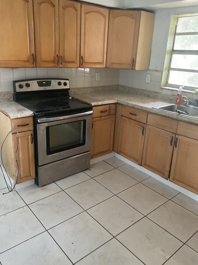 Foto del edificio - 2900 NW 10th Ct