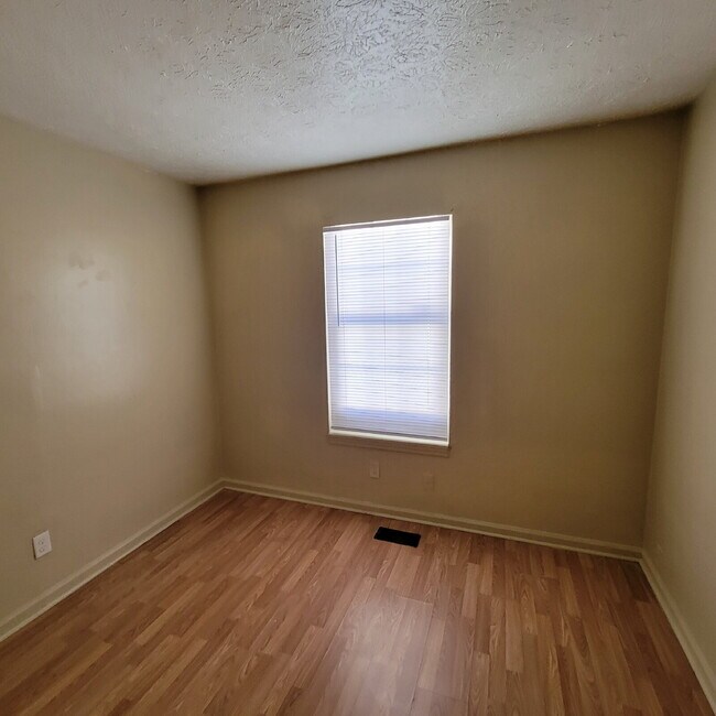 Foto del edificio - East side 4 Bedroom