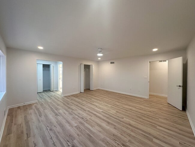 Building Photo - 842 Beatrice Pkwy