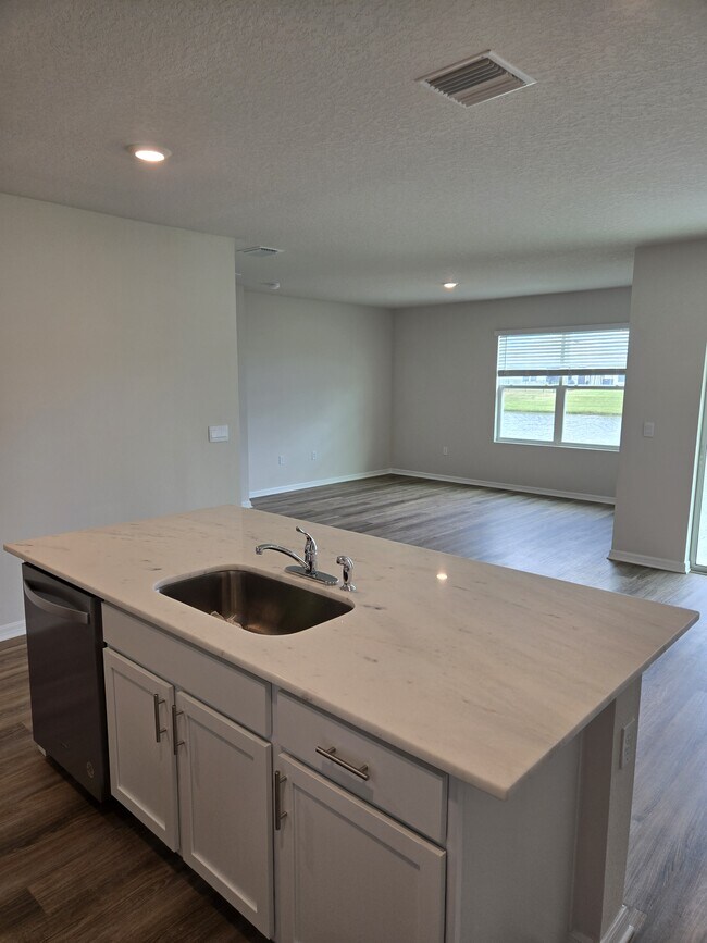 Foto del edificio - 1427 Orchardgrass Cir