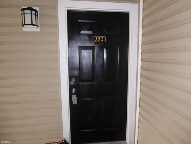 Building Photo - 3305 Wyndham Cir