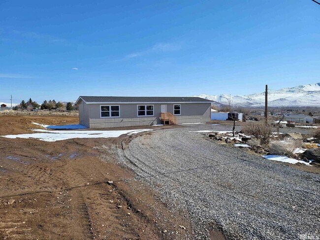 Foto del edificio - Spacious 3-Bedroom Home on 1.35 Acres with Valley Views – Dayton, NV