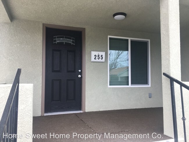 Foto del edificio - 2 br, 2 bath House - 255 J Street