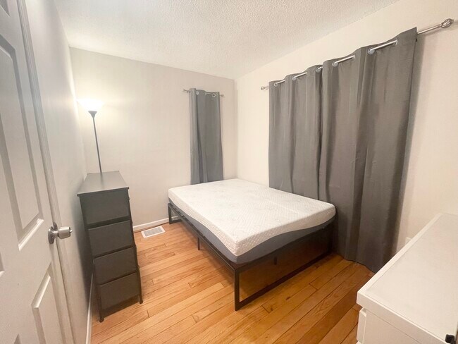 Foto del edificio - 6212 41st Ave