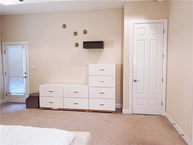 Building Photo - 5102 Pryor Ln