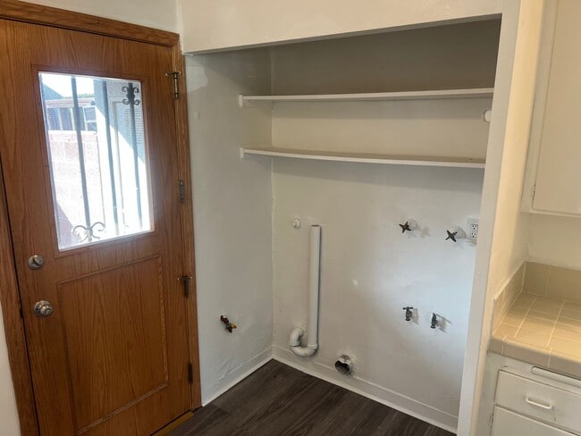 Building Photo - Parhams, LLC-VanNess