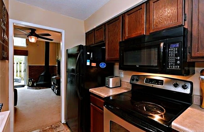 Building Photo - 3358 Heathstead Place