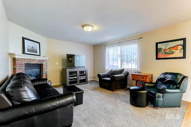 Building Photo - 110 Moore Farm Ln