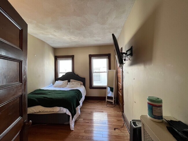 Photo - 10 Davis St Apartment