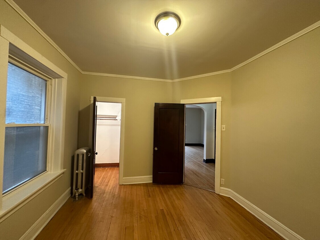 Primary Photo - 2736 W Giddings St