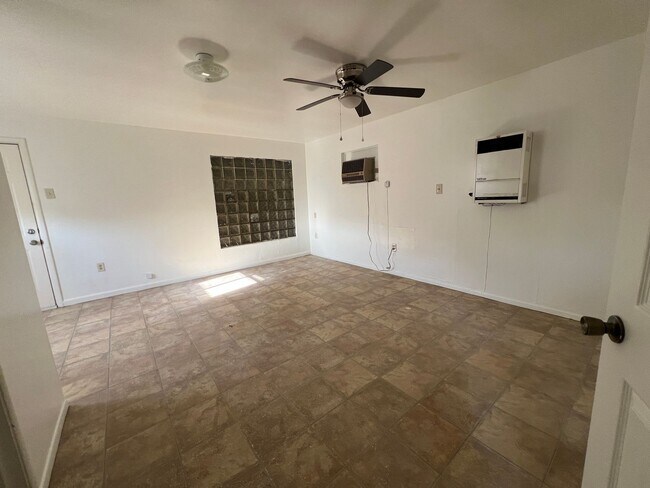 Foto del edificio - 830-832 Court Ave.