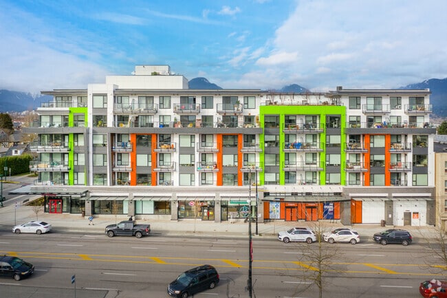 Photo du bâtiment - 388 Kaslo East Village Apartments