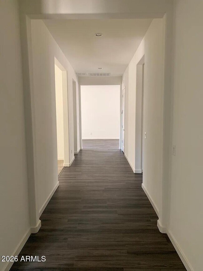 Foto del edificio - 22751 E Calle Luna