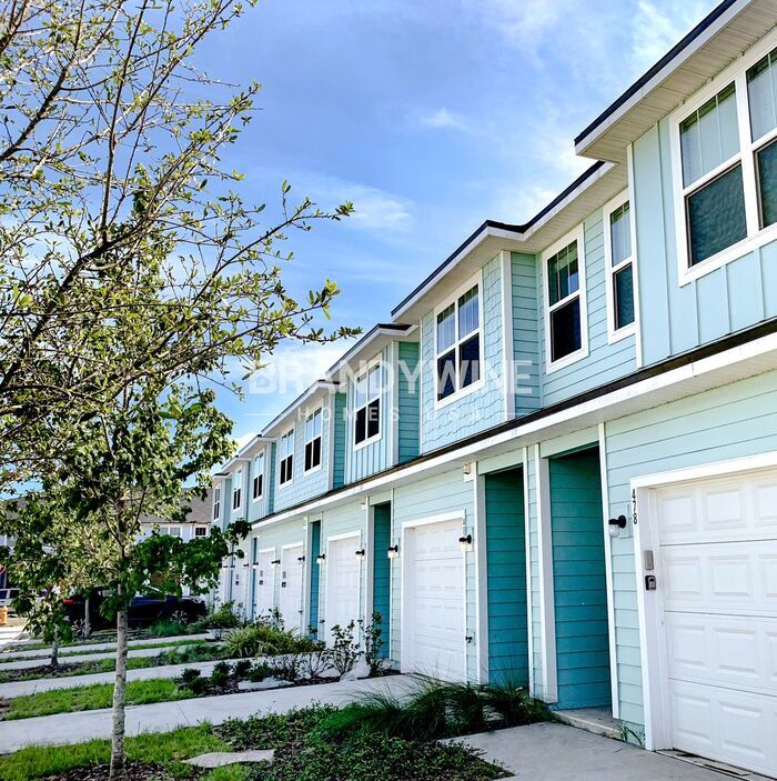 Primary Photo - NEW Lower Rental Rate Leasing Special: Mar...