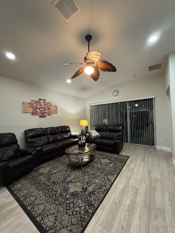 Foto del edificio - 1268 Toluke Point